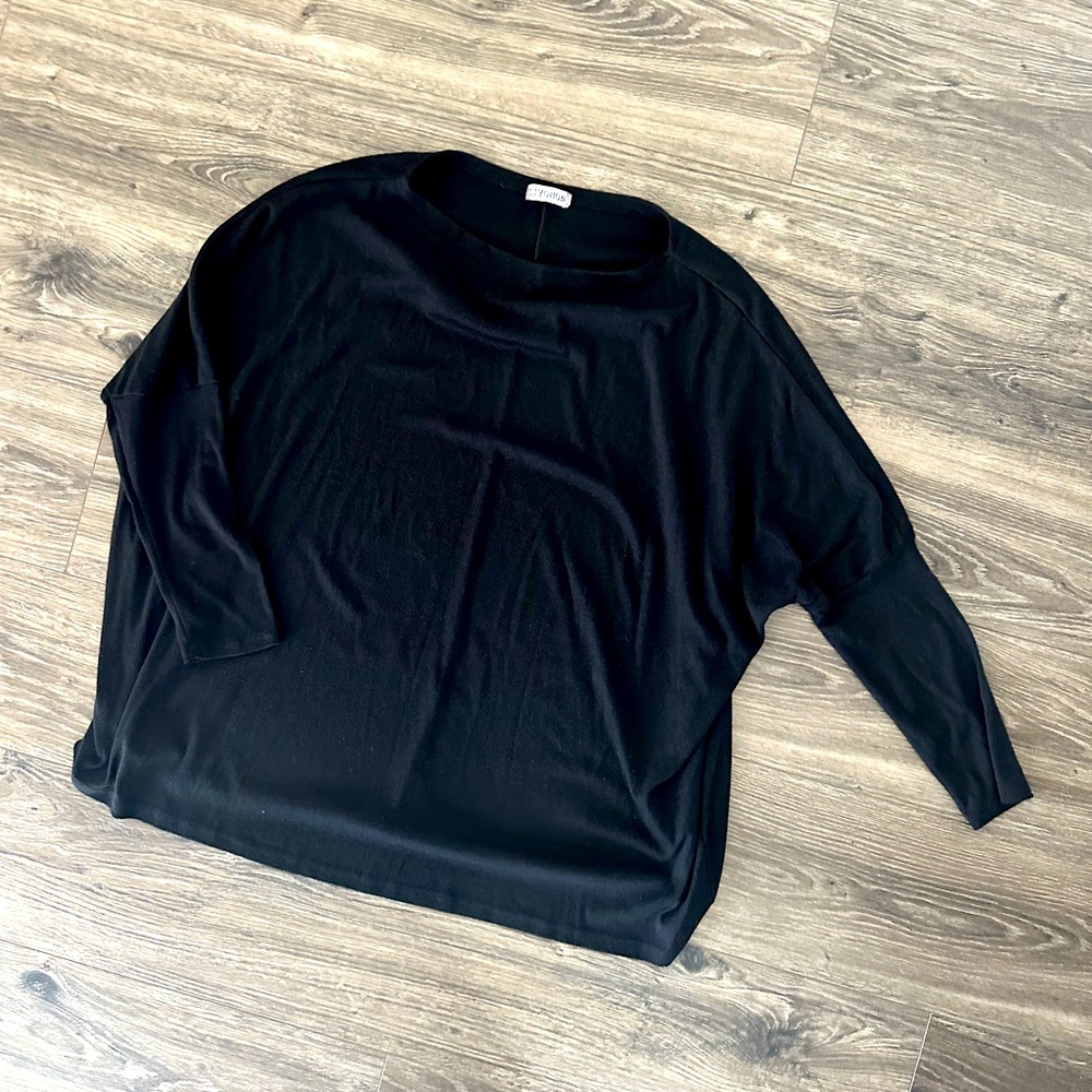 Liyohon Black Boatneck Long Sleeve Top
